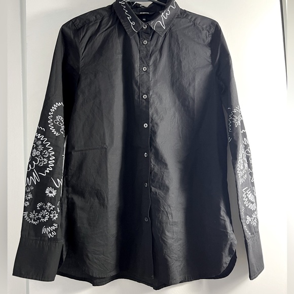Tshirt size xs color black, band Desigual New - Picture 1 of 2